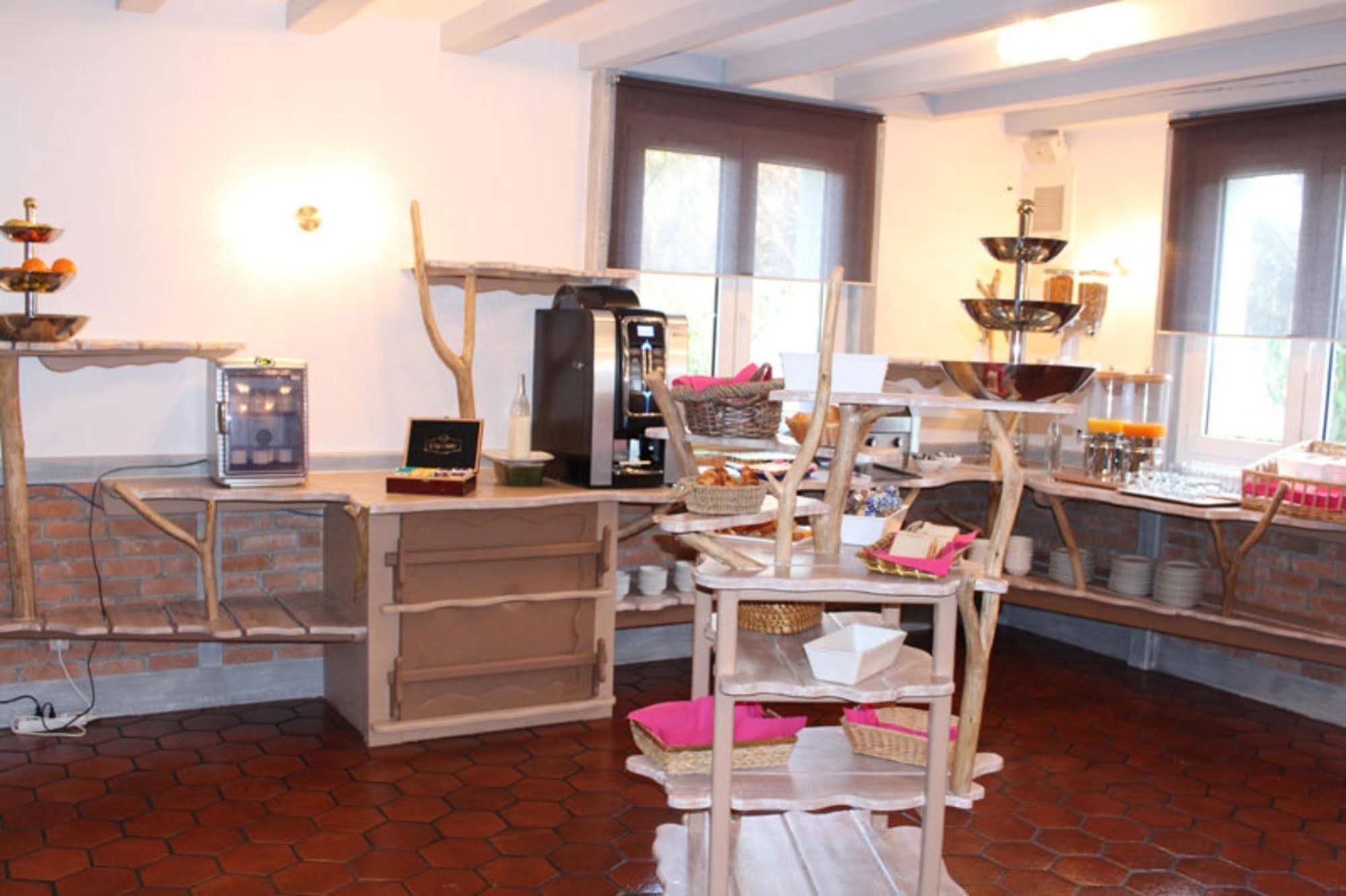Auberge La Tomette, The Originals Relais Vitrac  Экстерьер фото
